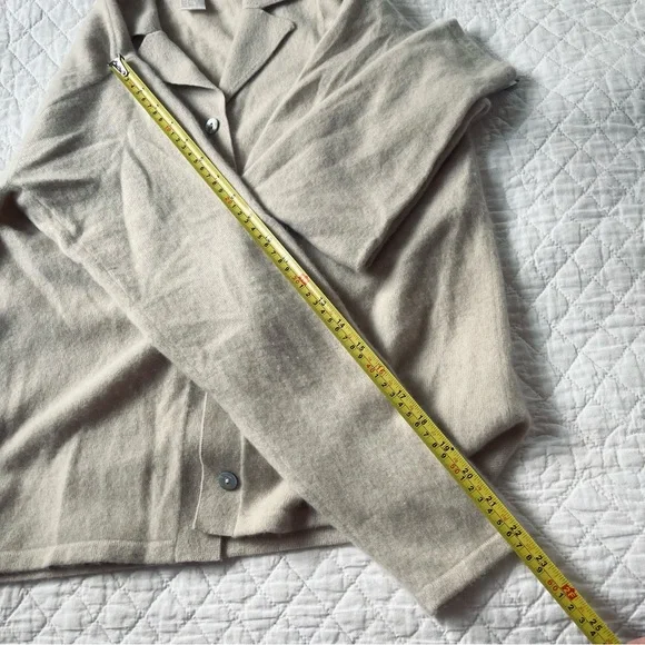 100% CASHMERE Vintage Precious Fibers Beige Oyster Button Cardigan Sweater M - Picture 16 of 16